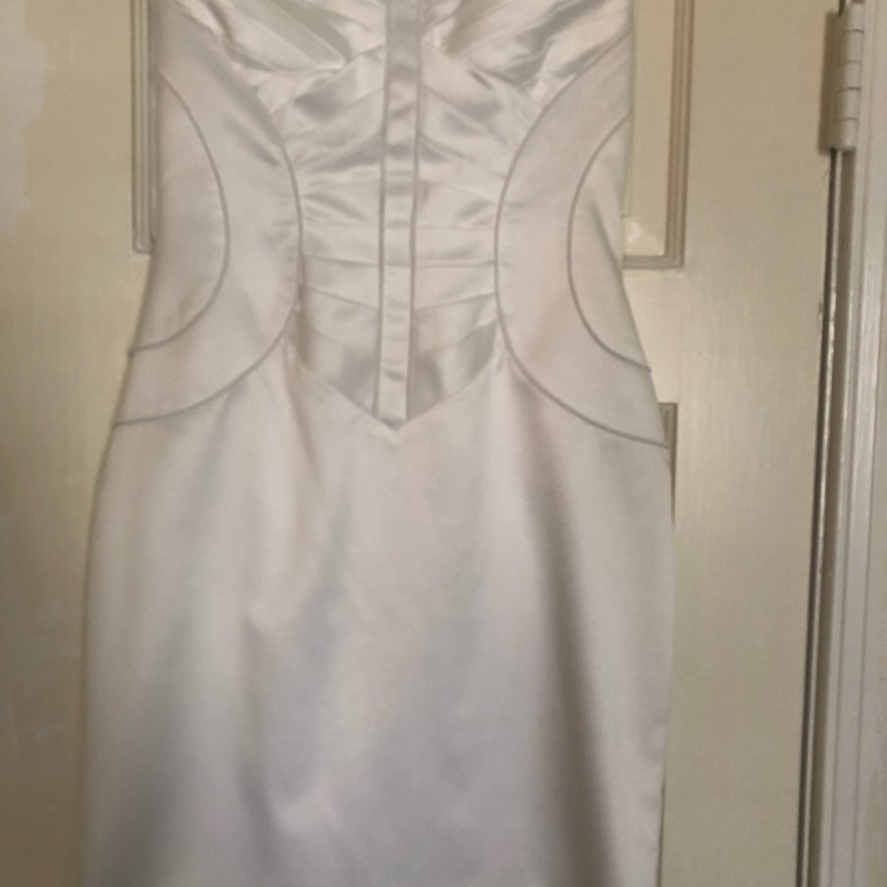 Dress - Picture 4 of 4